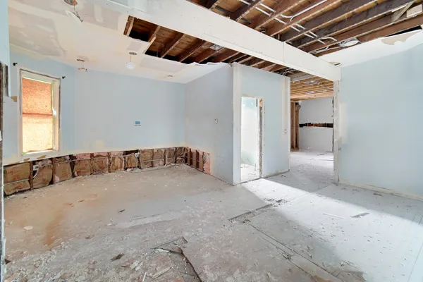 $115,000 | 8626 South Kingston Avenue, Chicago, IL 60617