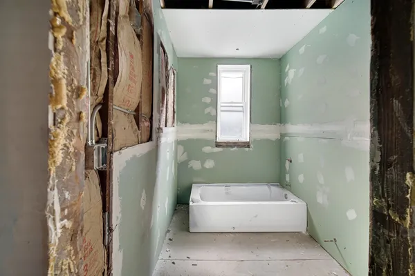$115,000 | 8626 South Kingston Avenue, Chicago, IL 60617