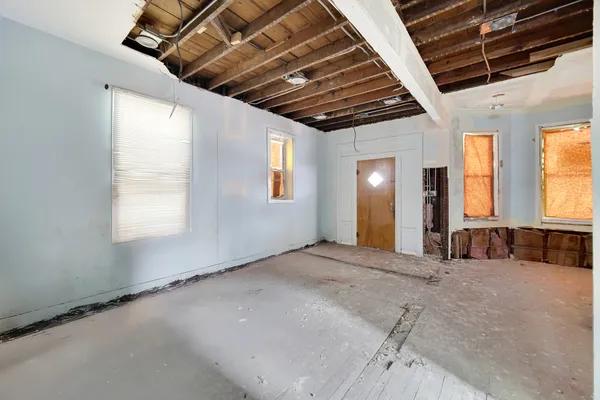 $115,000 | 8626 South Kingston Avenue, Chicago, IL 60617
