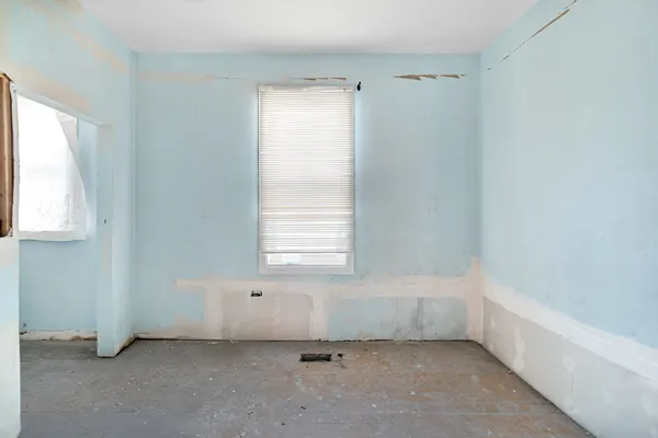 $115,000 | 8626 South Kingston Avenue, Chicago, IL 60617