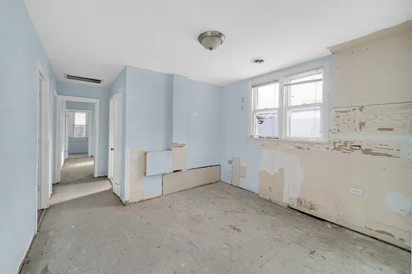 $115,000 | 8626 South Kingston Avenue, Chicago, IL 60617