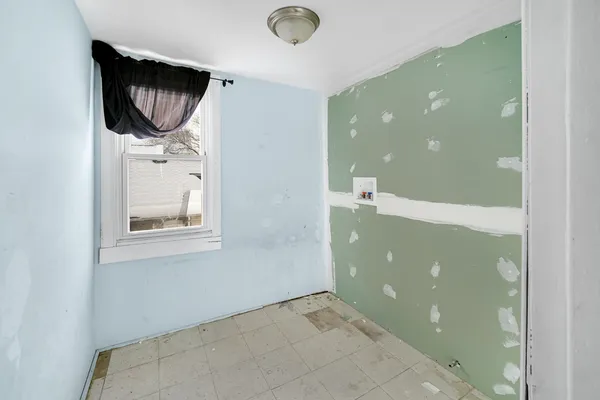 $115,000 | 8626 South Kingston Avenue, Chicago, IL 60617