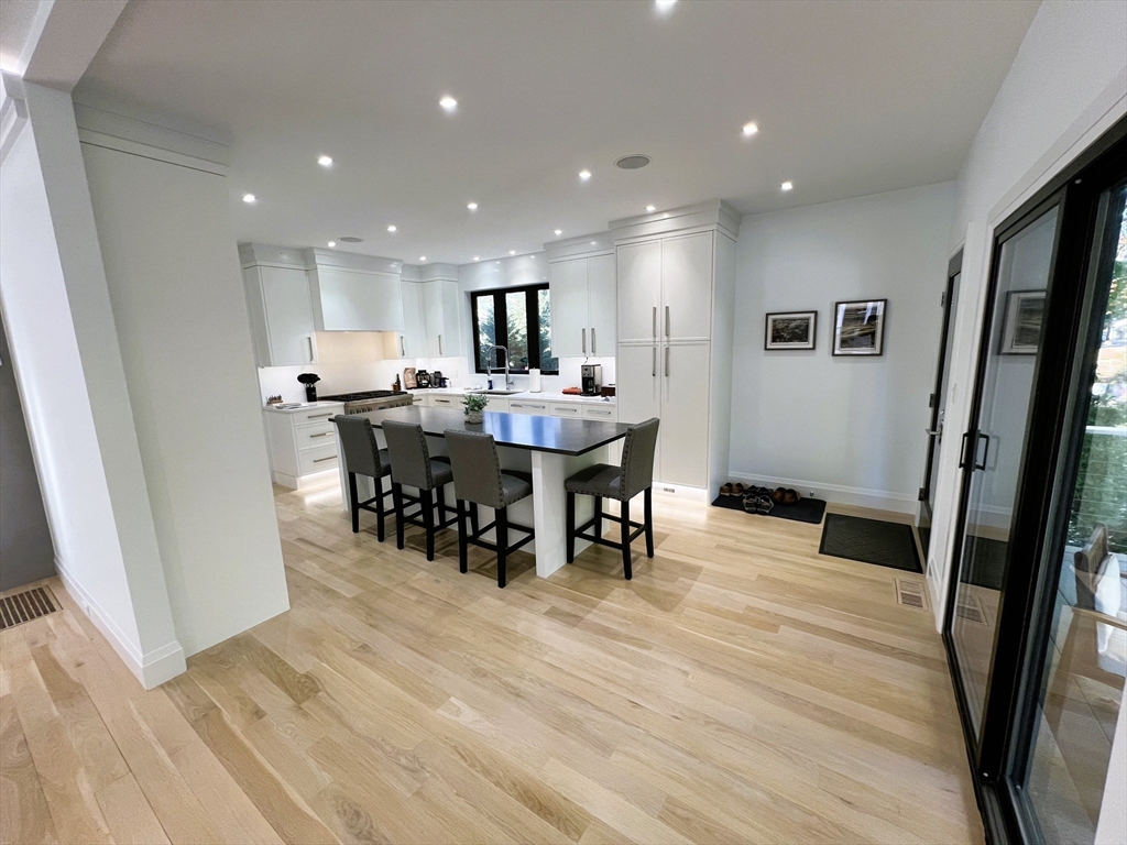 16 Lindale Avenue Dedham, MA 02026 - Photo 10 of 31