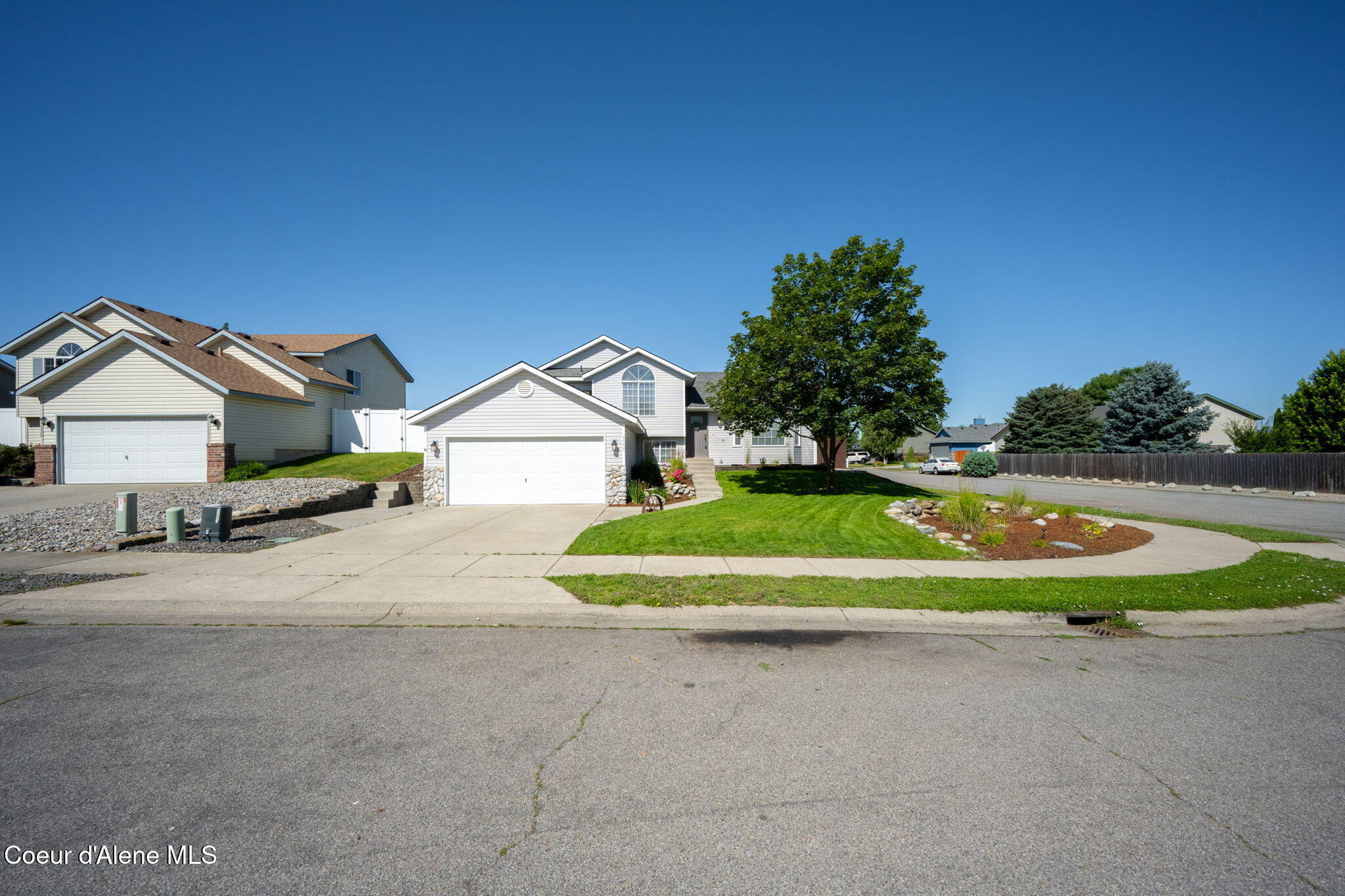 3795 Graphite Court Post Falls, ID 83854 - Photo 5 of 59 17-web-or-mls-DSC_2394