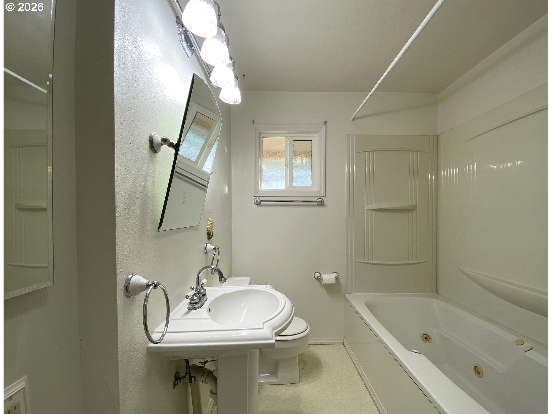 97987 Court Street Brookings, OR 97415 - Photo 12 of 36 Bathroom