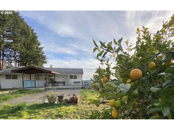 $460,000 | 97987 Court Street, Brookings, OR 97415
