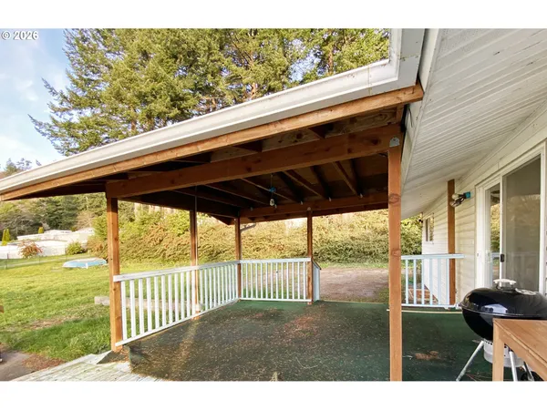 $460,000 | 97987 Court Street, Brookings, OR 97415