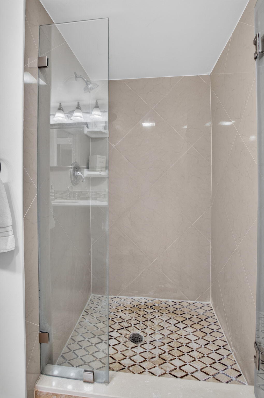 20 Royal Palm Way, Unit 3010 Boca Raton, FL 33432 - Photo 24 of 39 Primary Bathroom