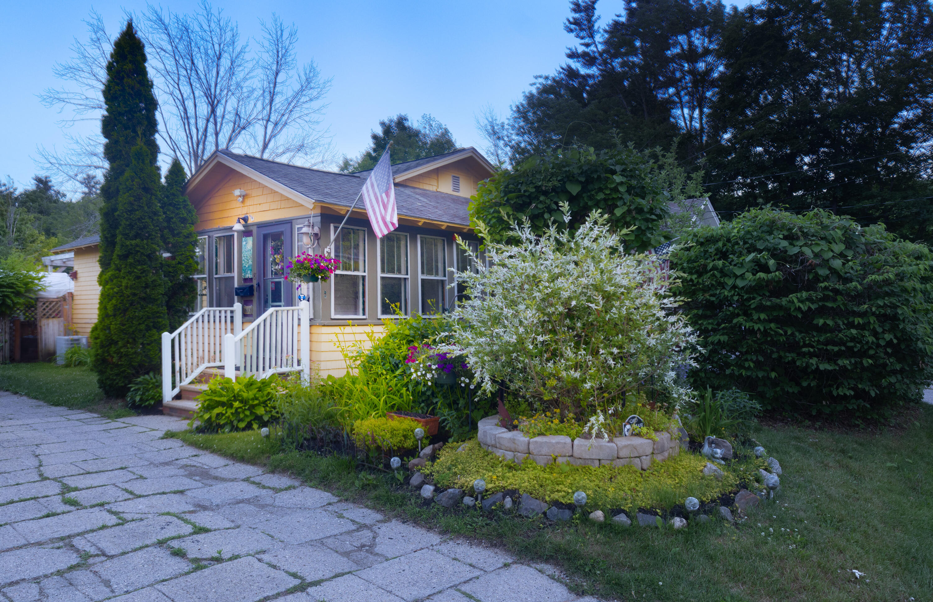8 Auburn Street Springvale, ME 04083 - Photo 2 of 21