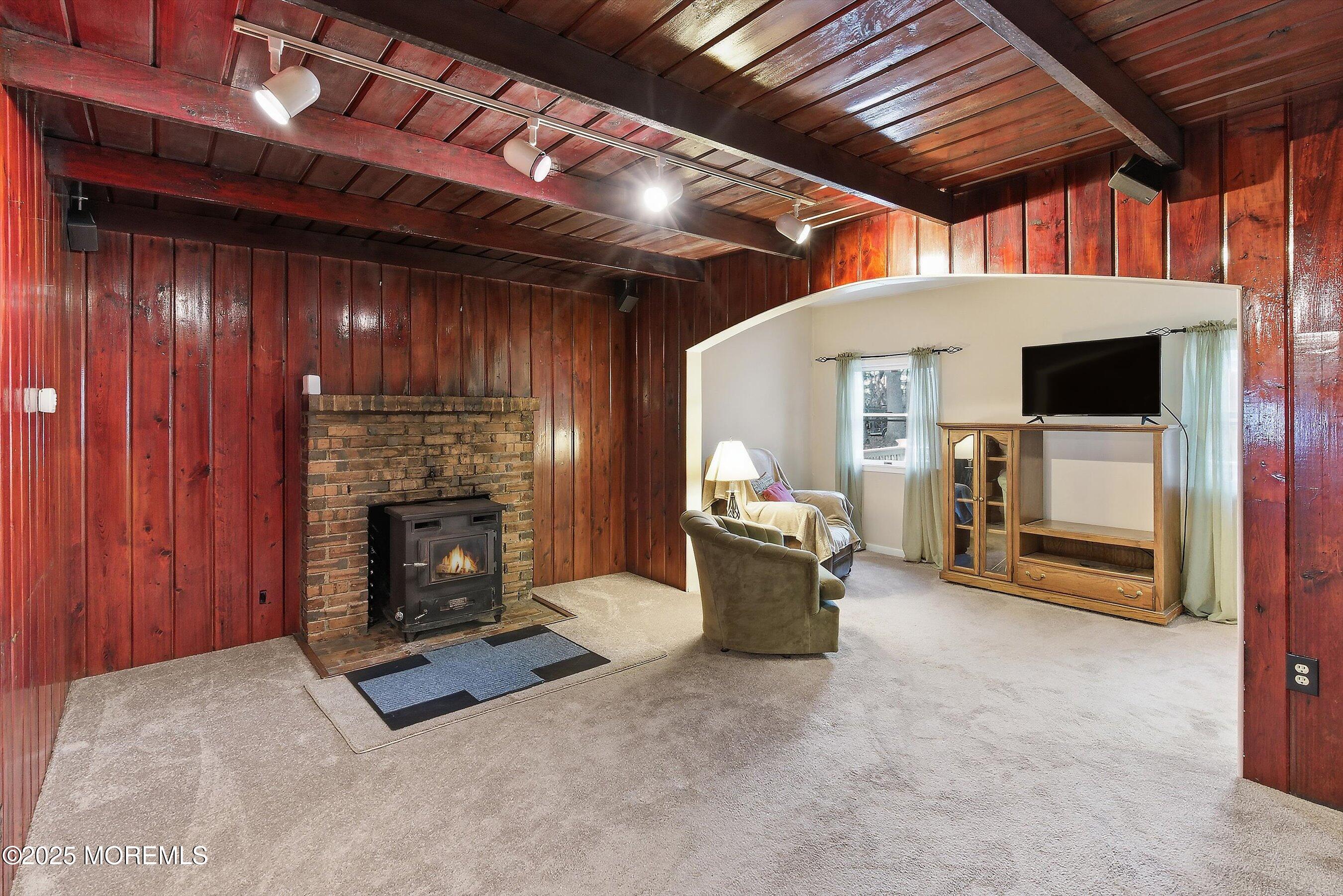 342 Colts Neck Road Farmingdale, NJ 07727 - Photo 17 of 38 08-Family to Living
