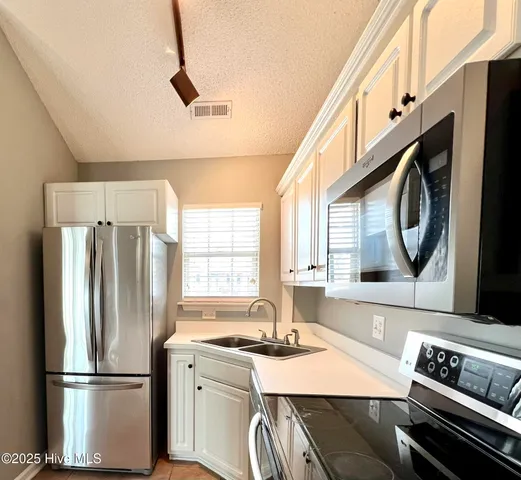 $1,550 | 3817 Merestone Drive, Wilmington, NC 28412