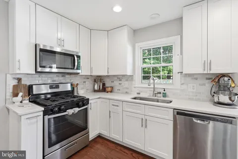 $795,000 | 7832 Fordson Road, Alexandria, VA 22306
