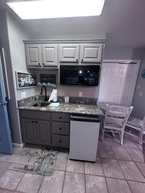 154 Oak Lane, Unit 5 Reeds Spring, MO 65737 - Photo 10 of 26 Lockout Kitchen