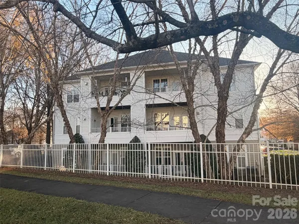 $275,000 | 18605 Ruffner Drive, Unit 2F, Cornelius, NC 28031