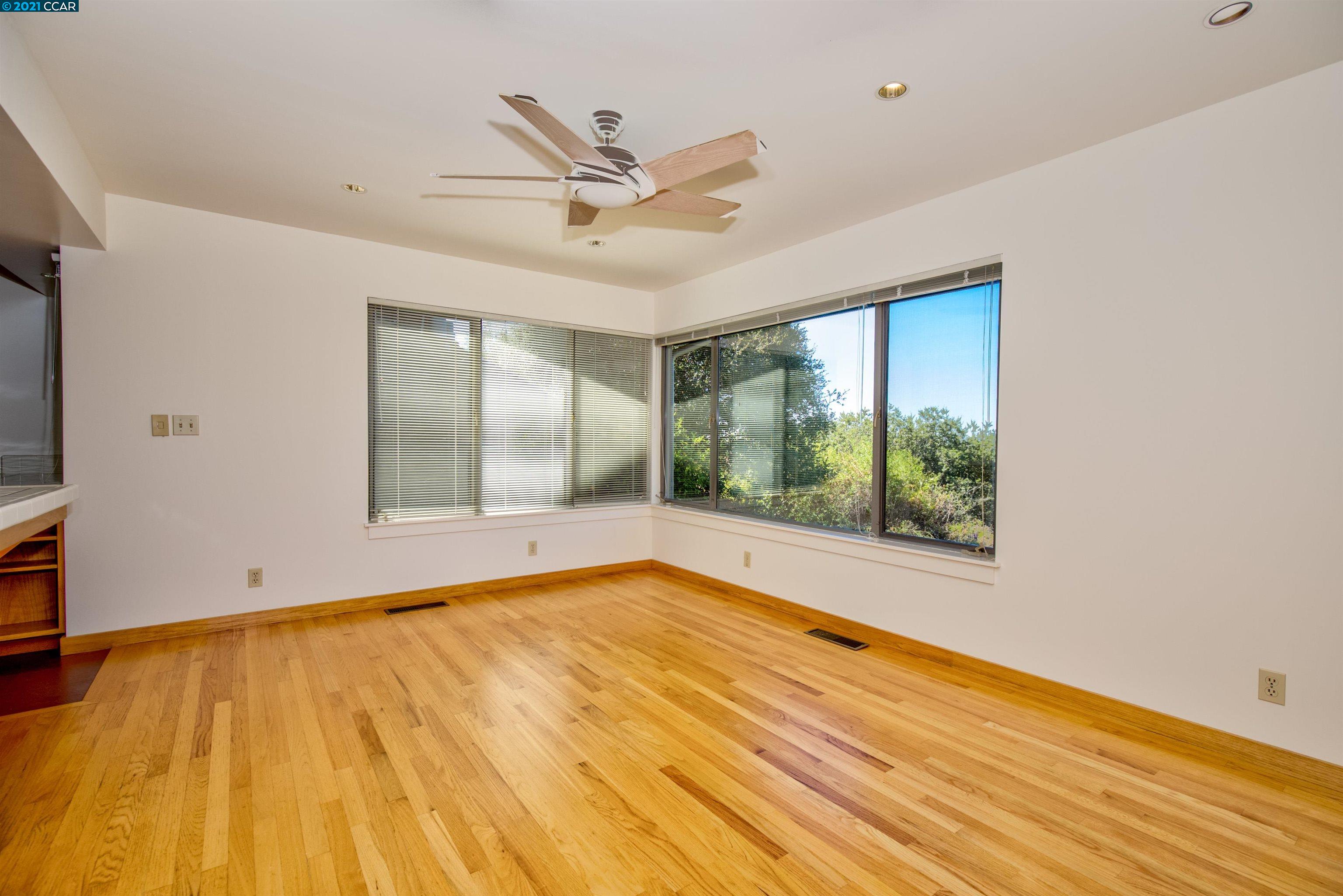 1405 Grand View Drive Berkeley, CA 94705 - Photo 12 of 29