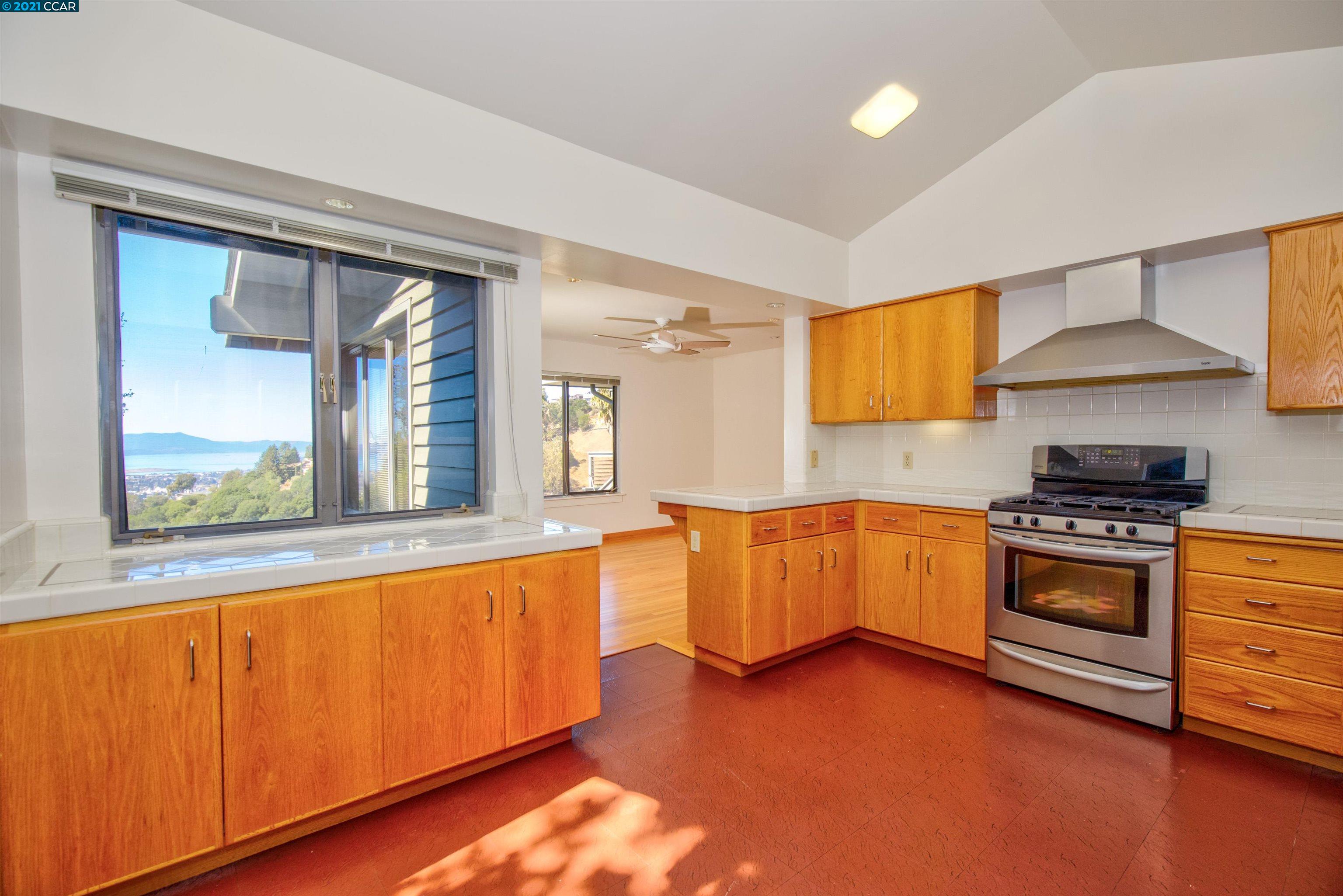 1405 Grand View Drive Berkeley, CA 94705 - Photo 13 of 29