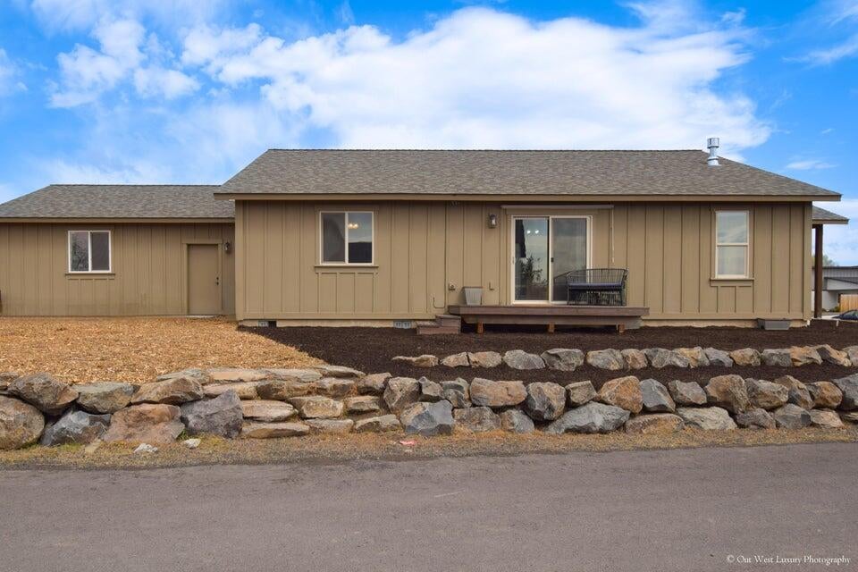2321 Northeast Colleen Road Prineville, OR 97754 - Photo 18 of 22 18 side