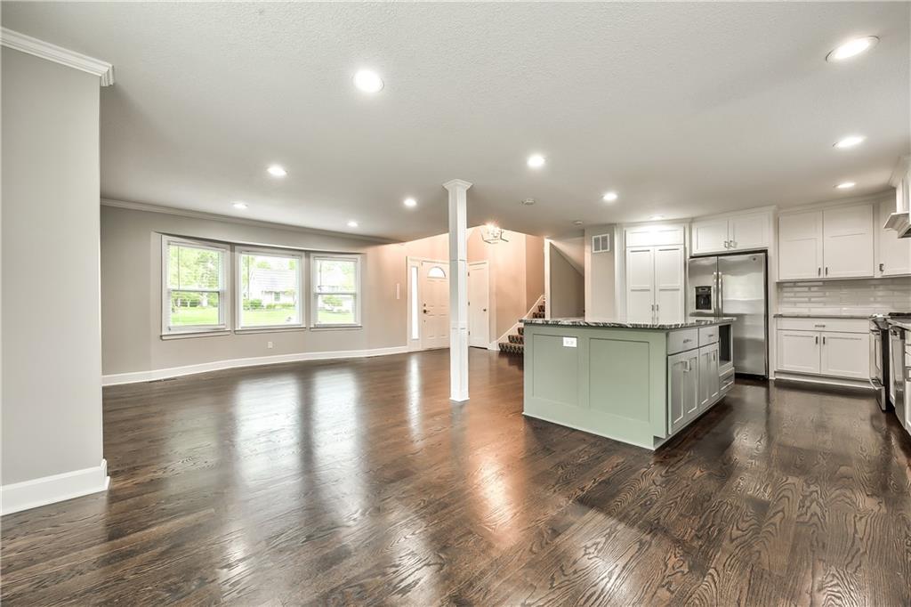 16402 Riggs Road Stilwell, KS 66085 - Photo 10 of 33 Gallery Image 10