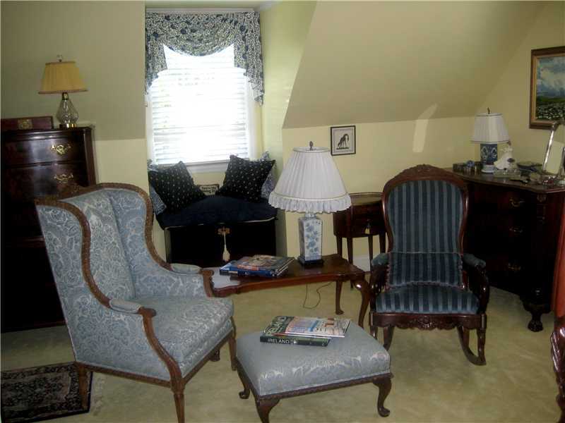 6 Northridge Road Old Greenwich, CT 06870 - Photo 8 of 14 a living room with furniture and a window