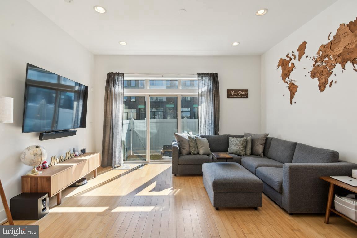 1119 North Howard Street Philadelphia, PA 19123 - Photo 1 of 25 Family Room