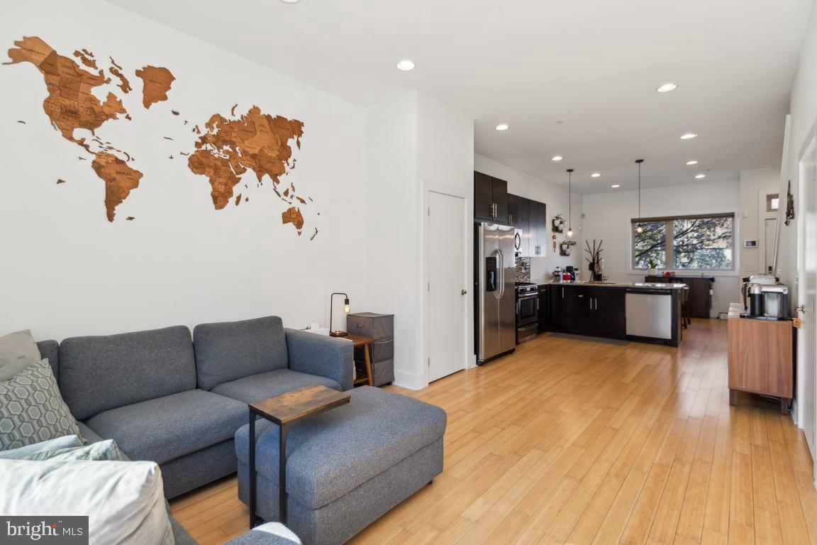 1119 North Howard Street Philadelphia, PA 19123 - Photo 4 of 25 Main Floor