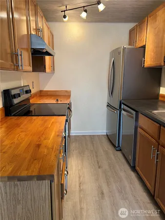 $1,950 | 15422 40th Avenue South, Unit C, Tukwila, WA 98188