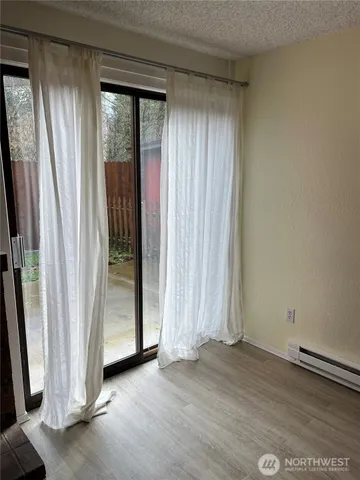 $1,950 | 15422 40th Avenue South, Unit C, Tukwila, WA 98188