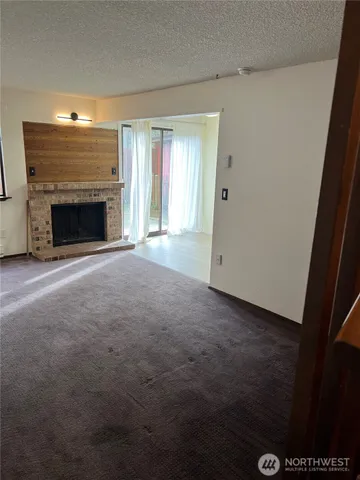 $1,950 | 15422 40th Avenue South, Unit C, Tukwila, WA 98188
