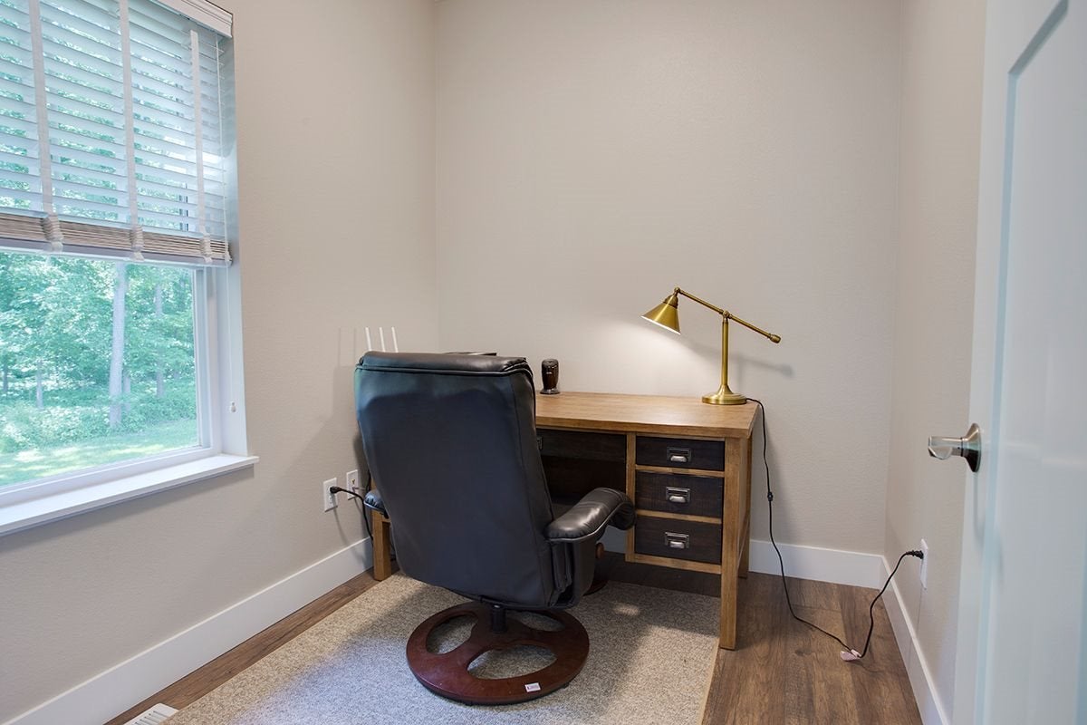 8229 Buck Ridge Road Cedar Falls, IA 50613 - Photo 16 of 22 Gallery Image 16