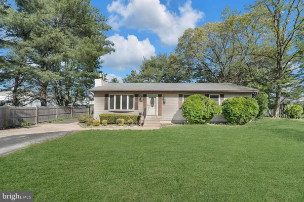 $318,000 | 202 Grove Avenue, West Berlin, NJ 08091