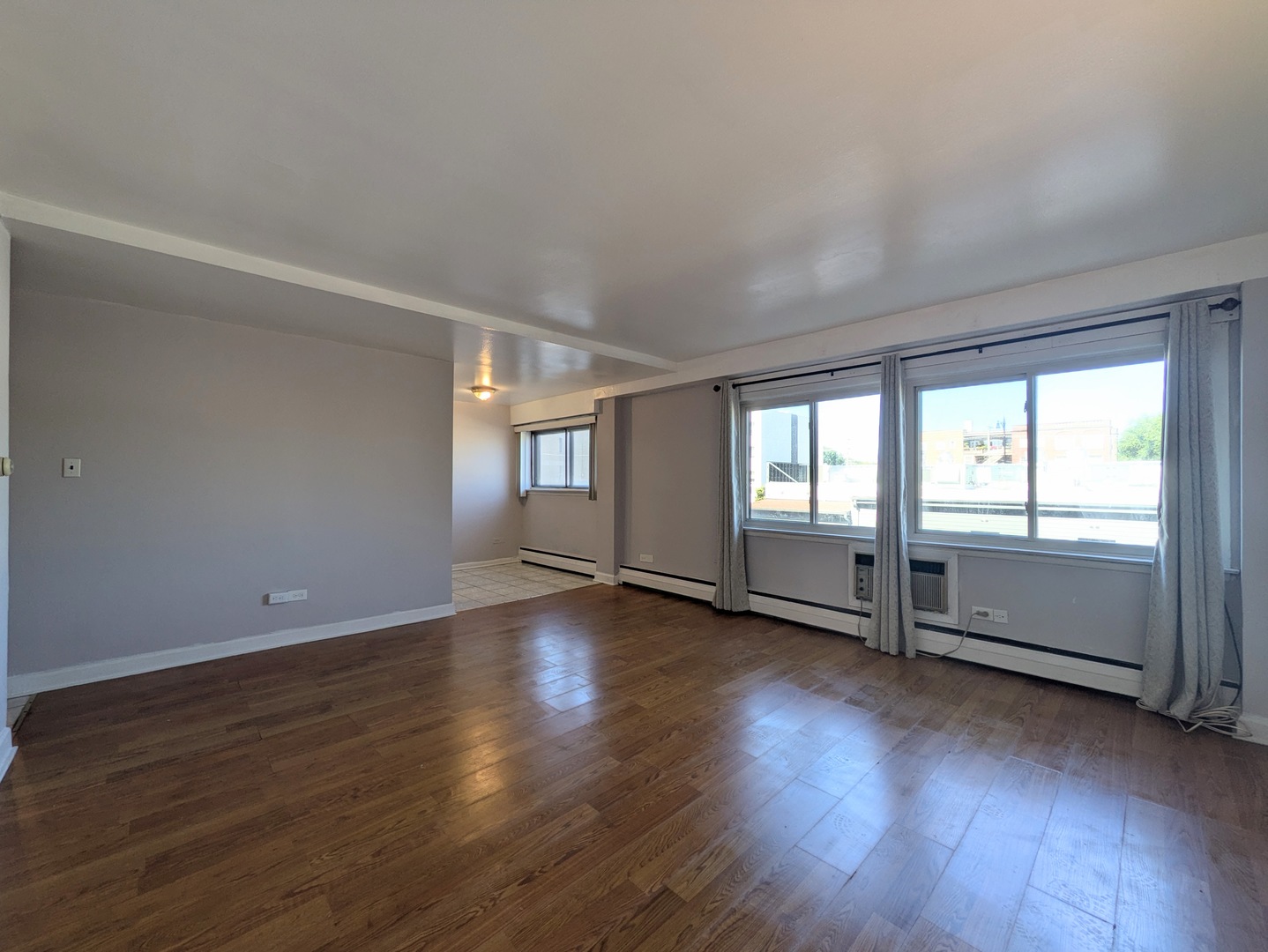 7540 North Ridge Boulevard, Unit 2C Chicago, IL 60645 - Photo 5 of 11 Gallery Image 5