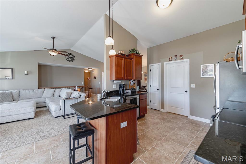 290 Shadowbrooke Troy, IL 62294 - Photo 11 of 53