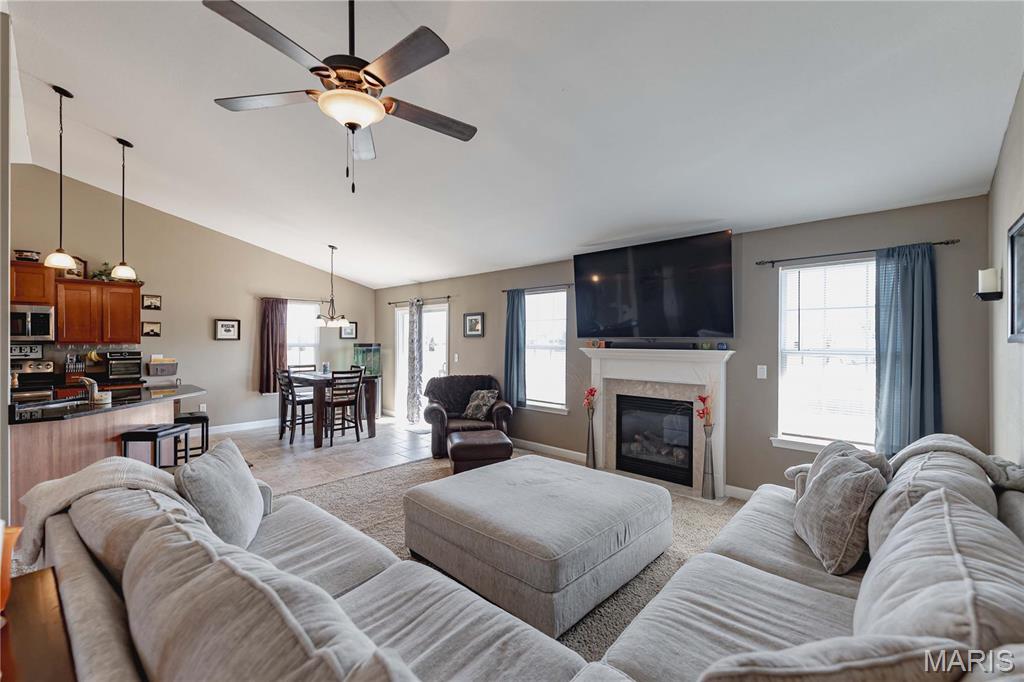 290 Shadowbrooke Troy, IL 62294 - Photo 5 of 53