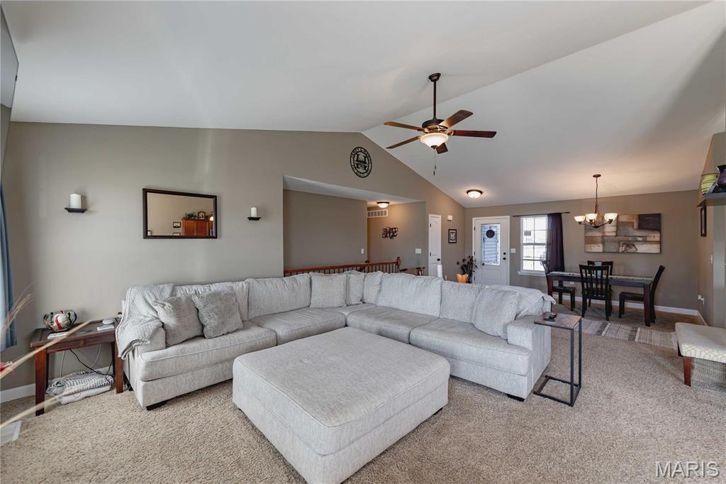 290 Shadowbrooke Troy, IL 62294 - Photo 7 of 53