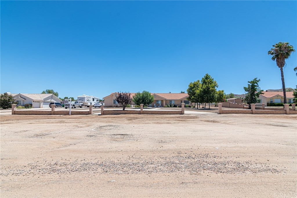 25805 McLaughlin Road Menifee, CA 92585 - Photo 2 of 34