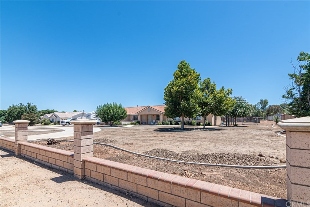 25805 McLaughlin Road Menifee, CA 92585 - Photo 3 of 34