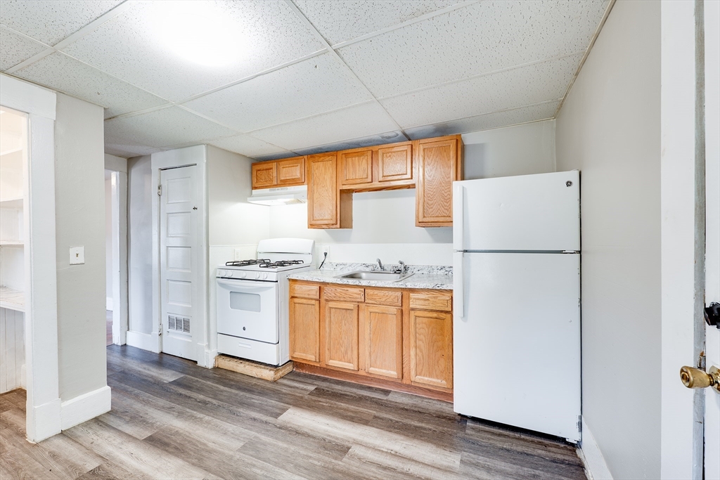 474 Liberty Street, Unit 4R Springfield, MA 01104 - Photo 3 of 12 Gallery Image 3
