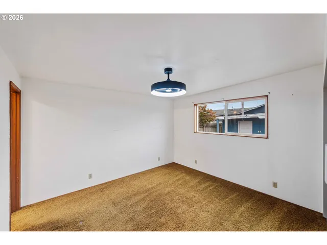 $349,000 | 3123 Oak Street, North Bend, OR 97459