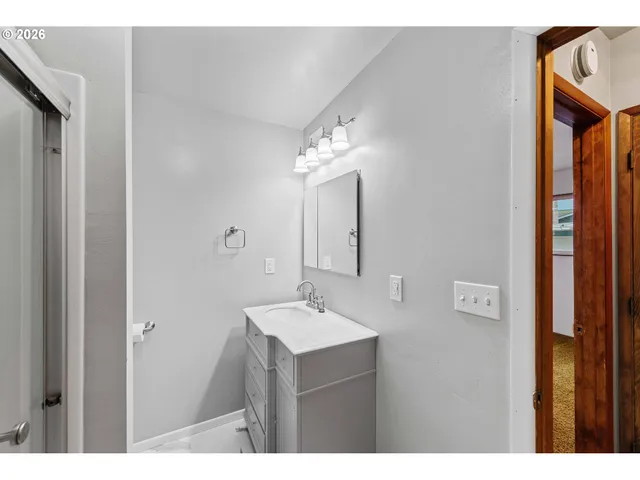 $349,000 | 3123 Oak Street, North Bend, OR 97459