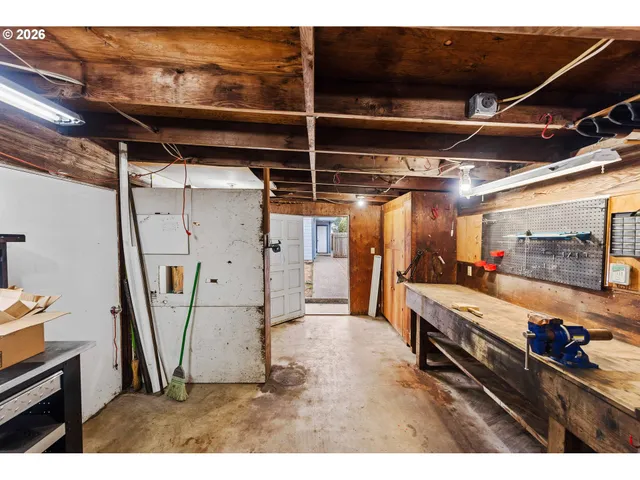 $349,000 | 3123 Oak Street, North Bend, OR 97459