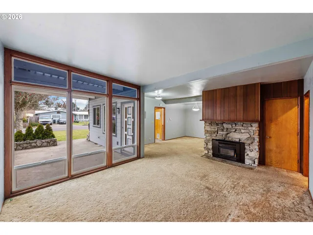 $349,000 | 3123 Oak Street, North Bend, OR 97459