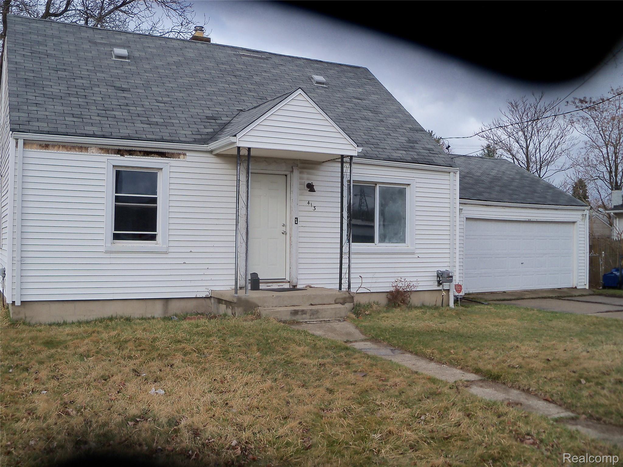 413 Hemphill Road Flint, MI 48507 - Photo 2 of 21 100_5445.JPG