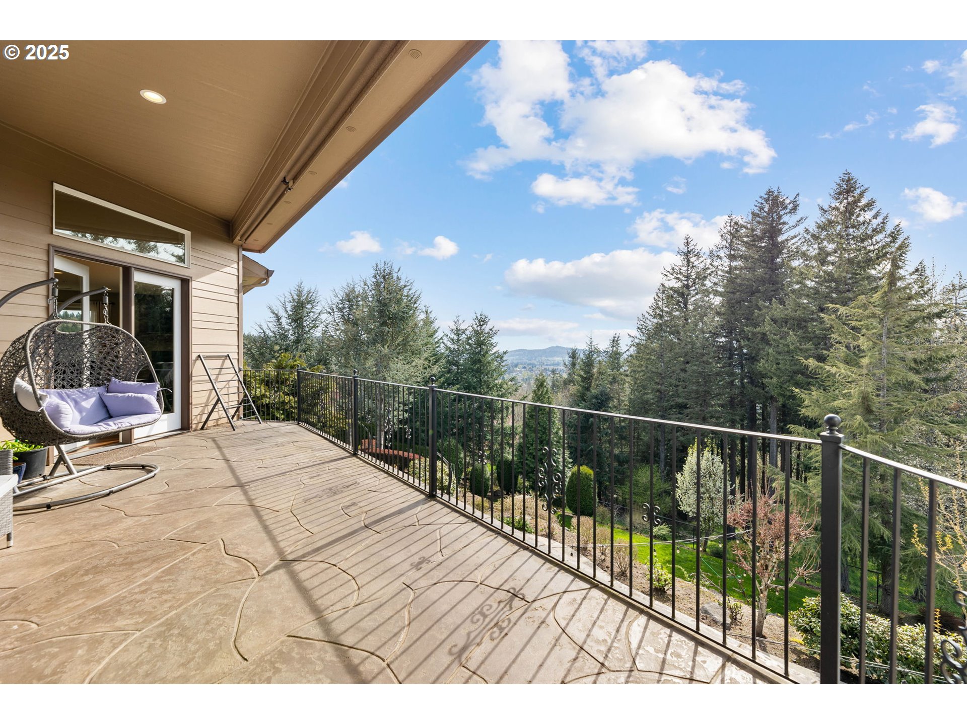 1587 Southwest Walters Loop Gresham, OR 97080 - Photo 11 of 47