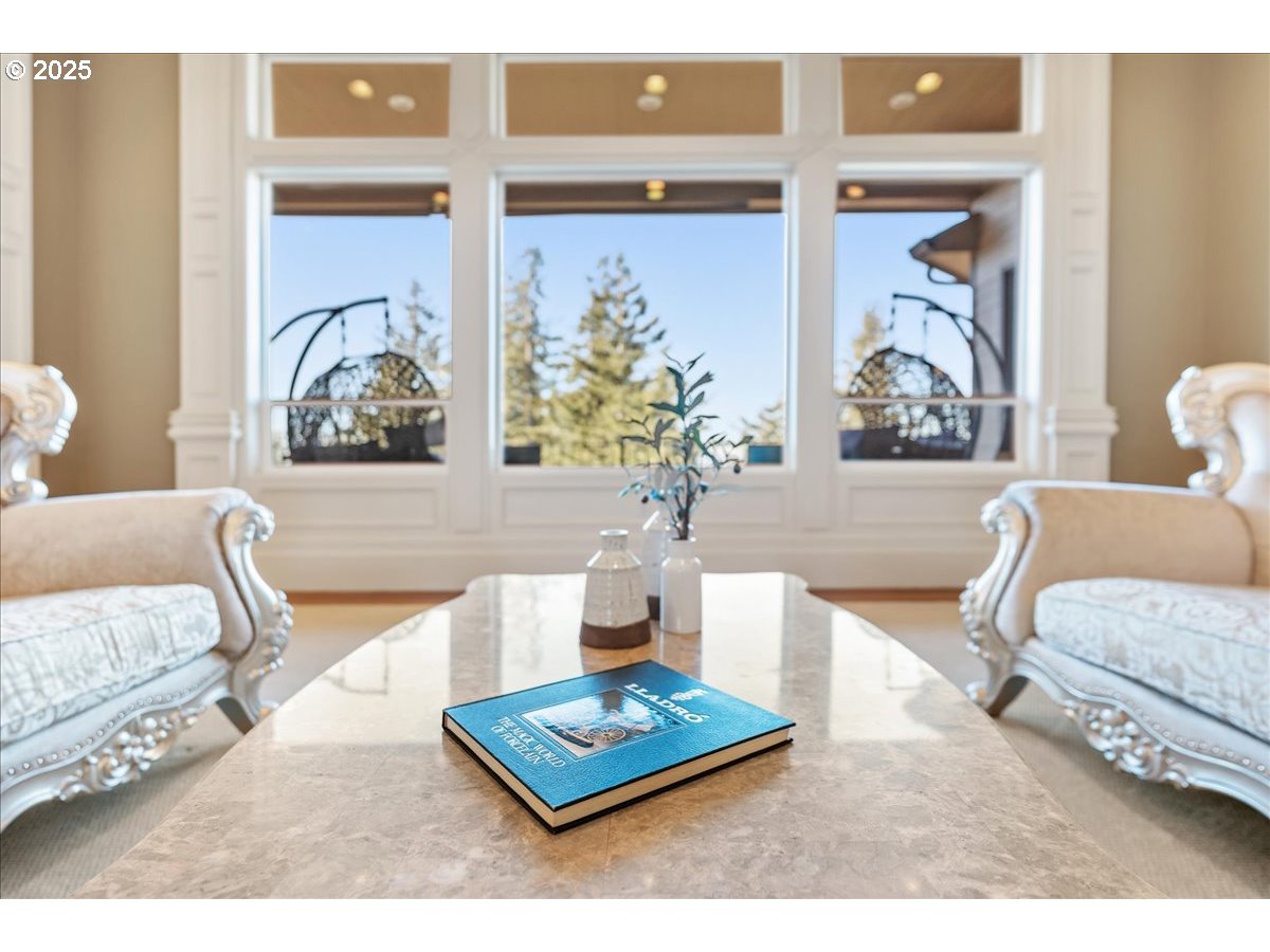 1587 Southwest Walters Loop Gresham, OR 97080 - Photo 14 of 47