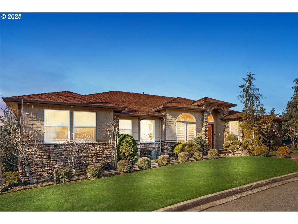 1587 Southwest Walters Loop Gresham, OR 97080 - Photo 2 of 47