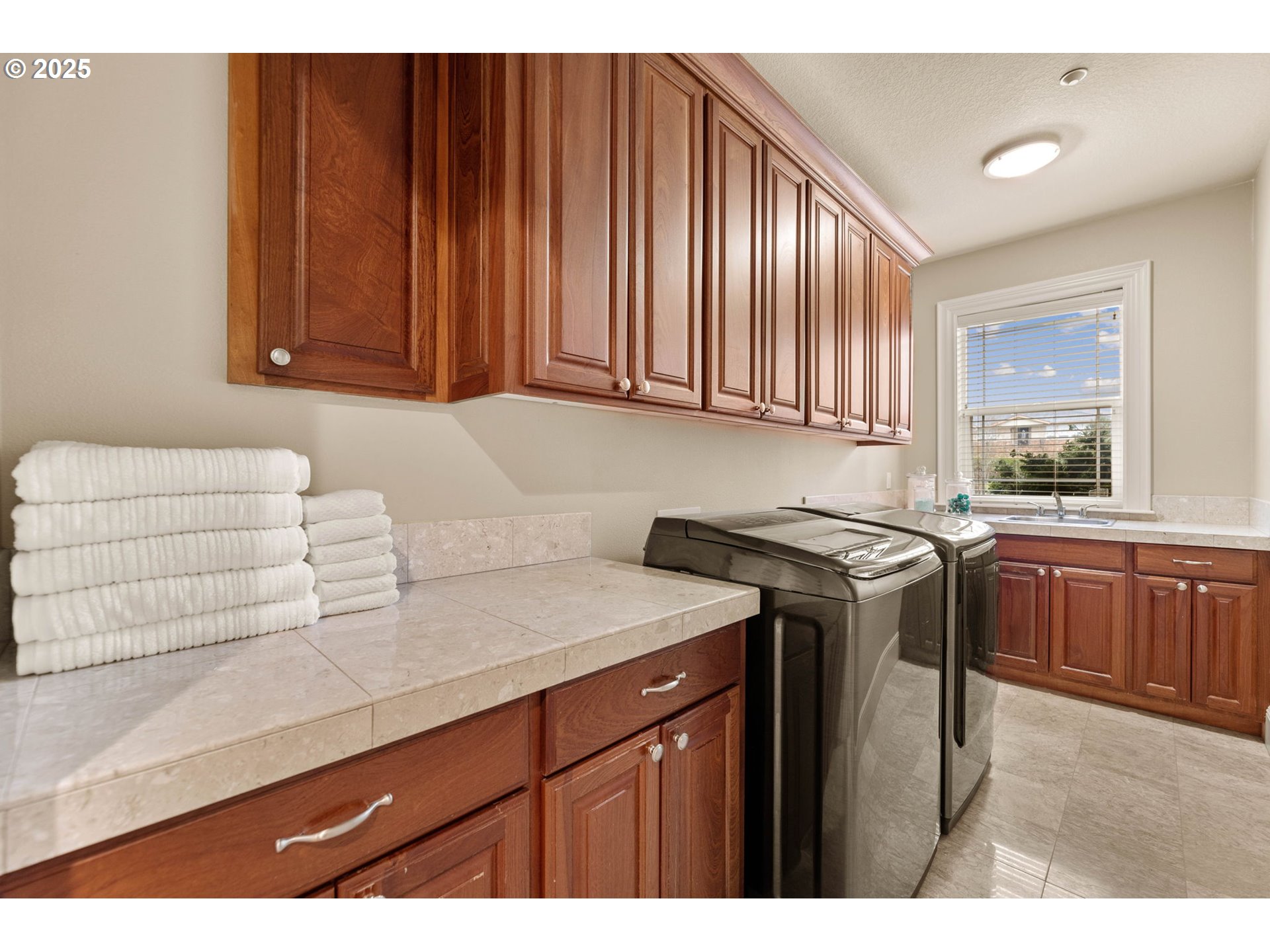 1587 Southwest Walters Loop Gresham, OR 97080 - Photo 30 of 47