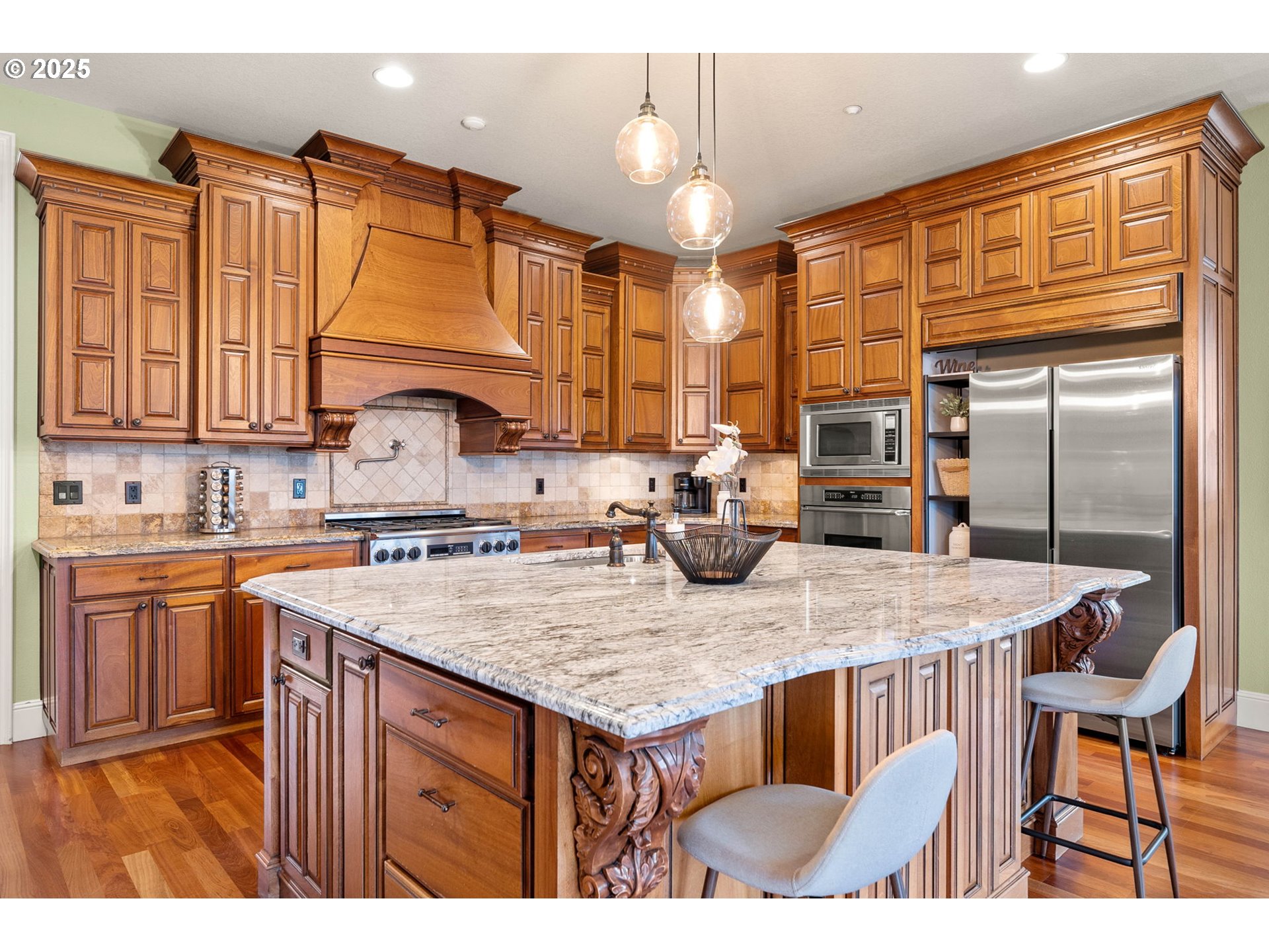 1587 Southwest Walters Loop Gresham, OR 97080 - Photo 4 of 47