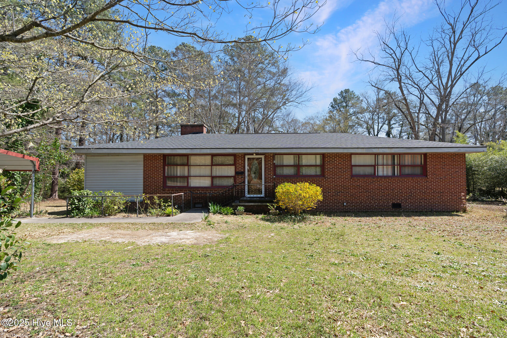1306 Carolina Drive Rockingham, NC 28379 - Photo 2 of 27 DSC08693