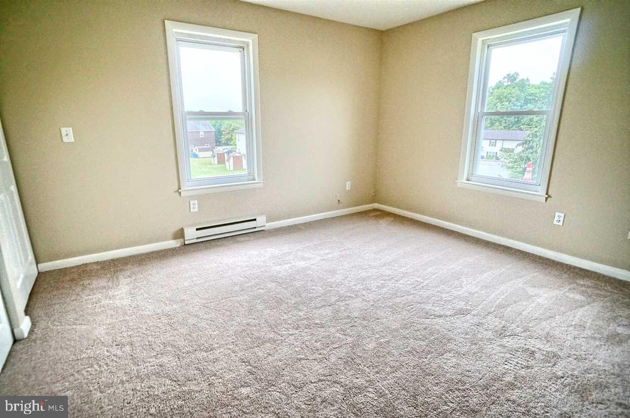 3105 Galaxy Road Dover, PA 17315 - Photo 4 of 10 Gallery Image 4
