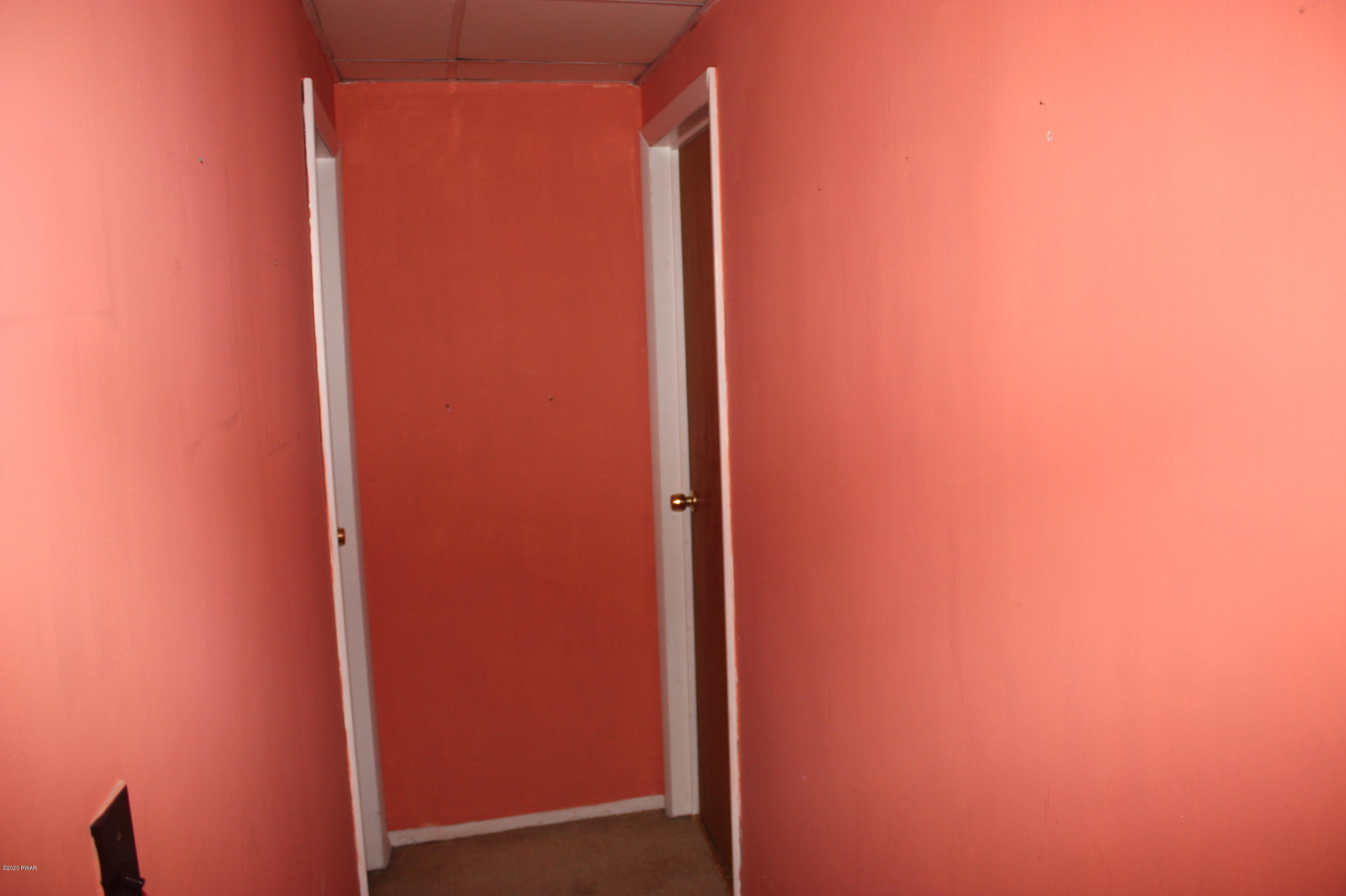 611 Avoy Road Lake Ariel, PA 18436 - Photo 39 of 53 Hallway